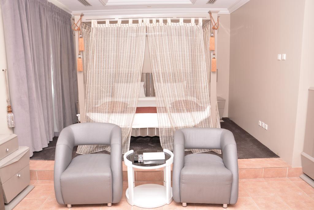 Janadriyah Suites 13 Nadinah Екстер'єр фото