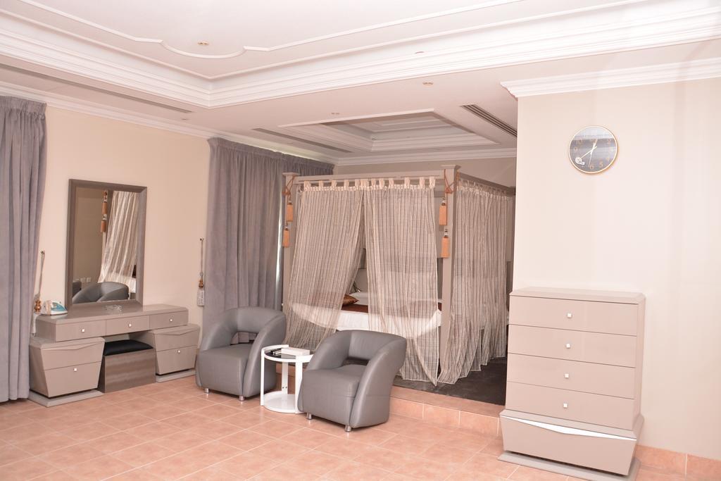 Janadriyah Suites 13 Nadinah Екстер'єр фото