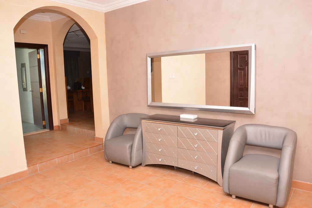 Janadriyah Suites 13 Nadinah Екстер'єр фото