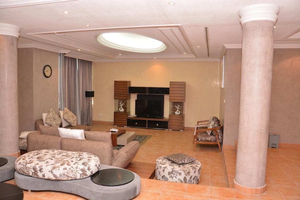 Janadriyah Suites 13 Nadinah Екстер'єр фото