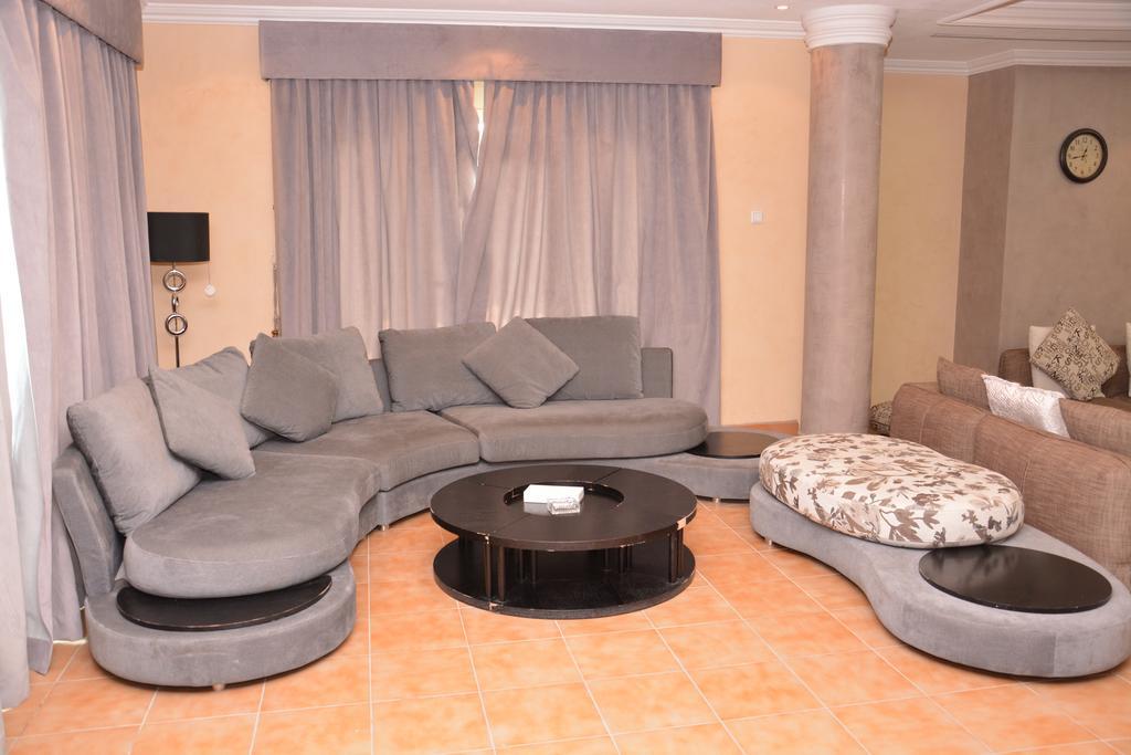 Janadriyah Suites 13 Nadinah Екстер'єр фото