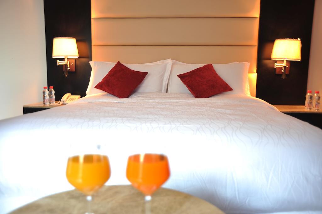 Janadriyah Suites 13 Nadinah Екстер'єр фото