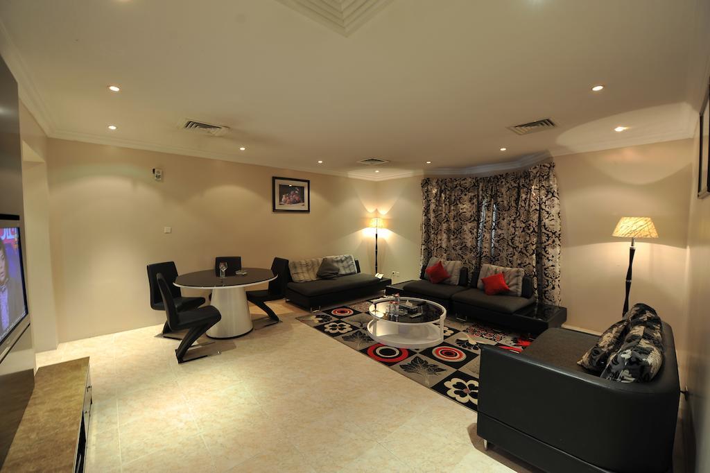 Janadriyah Suites 13 Nadinah Екстер'єр фото
